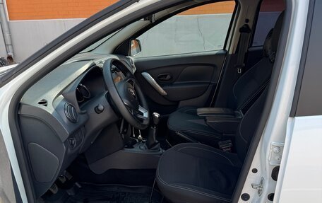 Renault Logan II, 2022 год, 1 100 000 рублей, 9 фотография