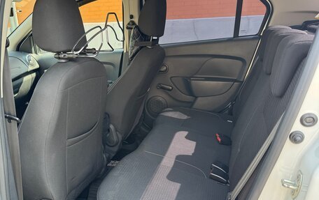 Renault Logan II, 2022 год, 1 100 000 рублей, 10 фотография