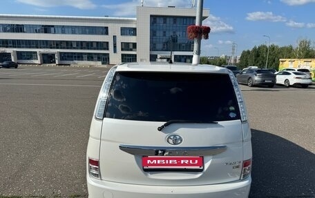 Toyota ISis I, 2013 год, 1 410 000 рублей, 4 фотография