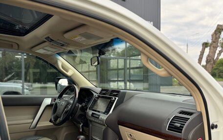 Toyota Land Cruiser Prado 150 рестайлинг 2, 2019 год, 5 250 000 рублей, 13 фотография