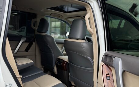 Toyota Land Cruiser Prado 150 рестайлинг 2, 2019 год, 5 250 000 рублей, 19 фотография