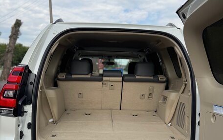 Toyota Land Cruiser Prado 150 рестайлинг 2, 2019 год, 5 250 000 рублей, 25 фотография