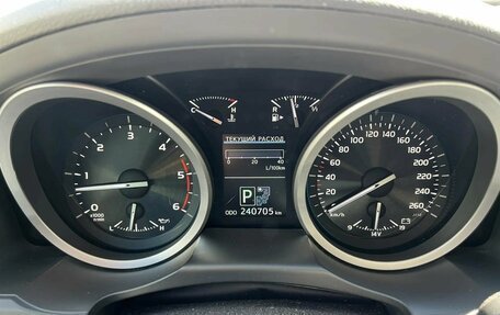 Toyota Land Cruiser 200, 2013 год, 2 985 000 рублей, 12 фотография