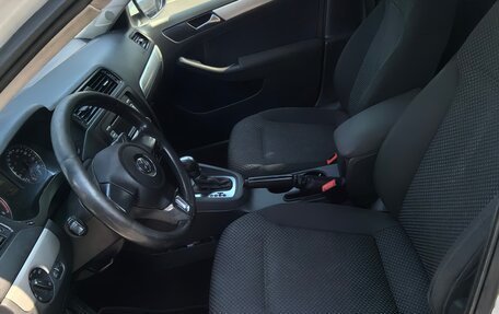 Volkswagen Jetta VI, 2011 год, 430 000 рублей, 5 фотография