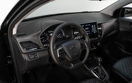 Hyundai Solaris II рестайлинг, 2022 год, 1 700 000 рублей, 10 фотография