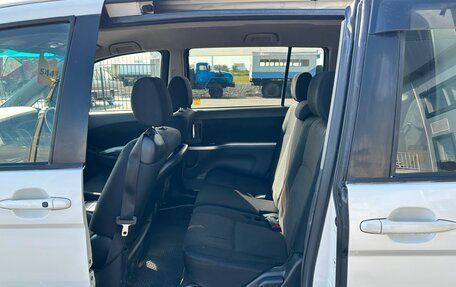 Toyota ISis I, 2010 год, 959 000 рублей, 18 фотография