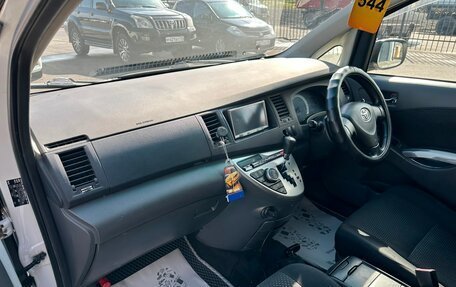 Toyota ISis I, 2010 год, 959 000 рублей, 13 фотография