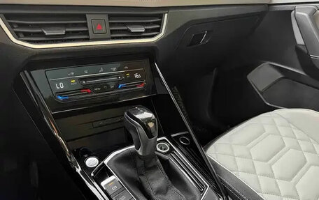 Volkswagen Touran III, 2023 год, 2 450 000 рублей, 8 фотография