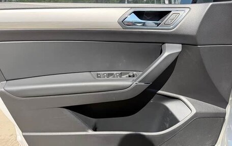 Volkswagen Touran III, 2022 год, 2 250 000 рублей, 26 фотография