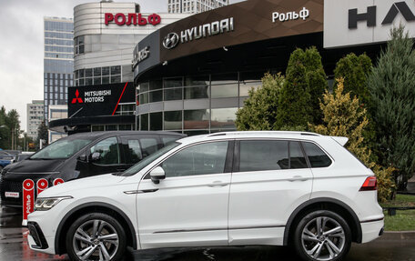 Volkswagen Tiguan II, 2022 год, 3 848 000 рублей, 7 фотография