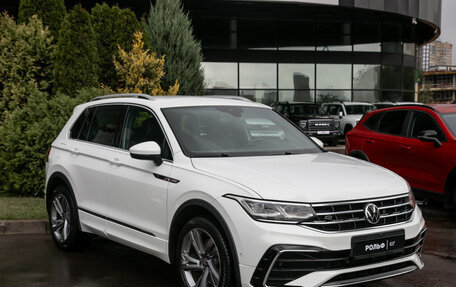 Volkswagen Tiguan II, 2022 год, 3 848 000 рублей, 2 фотография