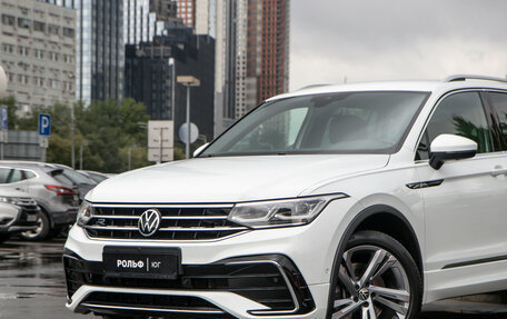 Volkswagen Tiguan II, 2022 год, 3 848 000 рублей, 18 фотография