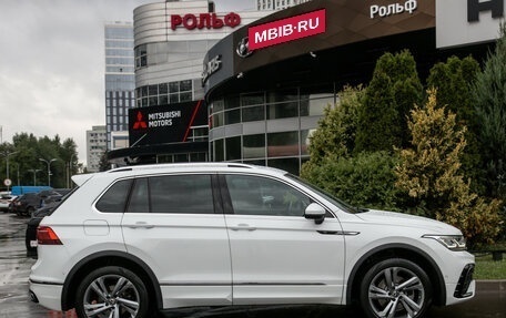 Volkswagen Tiguan II, 2022 год, 3 848 000 рублей, 3 фотография