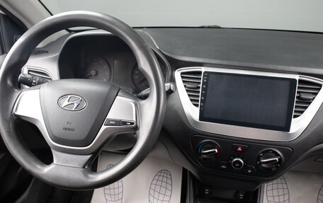 Hyundai Solaris II рестайлинг, 2017 год, 829 000 рублей, 8 фотография