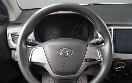Hyundai Solaris II рестайлинг, 2017 год, 829 000 рублей, 9 фотография