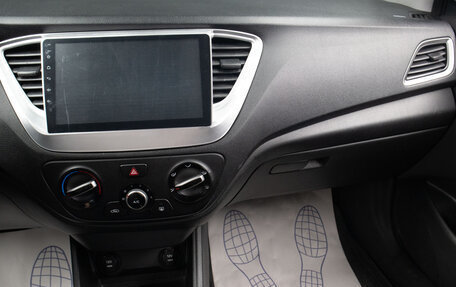 Hyundai Solaris II рестайлинг, 2017 год, 829 000 рублей, 10 фотография