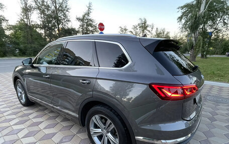 Volkswagen Touareg III, 2020 год, 5 500 000 рублей, 6 фотография