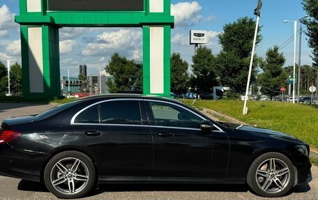 Mercedes-Benz E-Класс, 2019 год, 2 100 000 рублей, 4 фотография