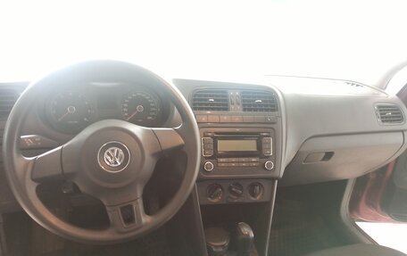 Volkswagen Polo VI (EU Market), 2011 год, 1 300 000 рублей, 2 фотография