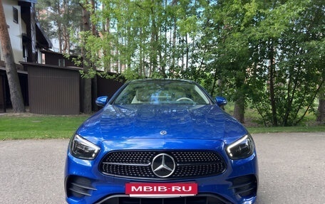 Mercedes-Benz E-Класс, 2021 год, 6 500 000 рублей, 3 фотография