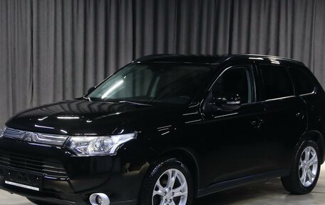 Mitsubishi Outlander III рестайлинг 3, 2014 год, 1 249 000 рублей, 1 фотография