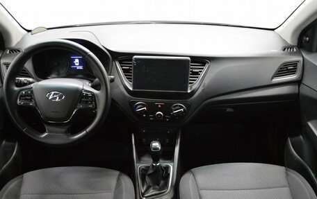 Hyundai Solaris II рестайлинг, 2018 год, 906 000 рублей, 14 фотография