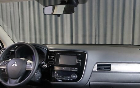 Mitsubishi Outlander III рестайлинг 3, 2014 год, 1 249 000 рублей, 5 фотография
