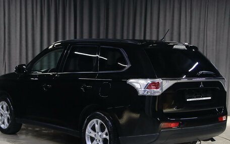 Mitsubishi Outlander III рестайлинг 3, 2014 год, 1 249 000 рублей, 4 фотография