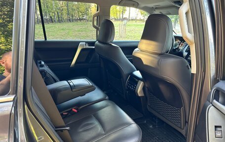 Toyota Land Cruiser Prado 150 рестайлинг 2, 2017 год, 4 800 000 рублей, 7 фотография