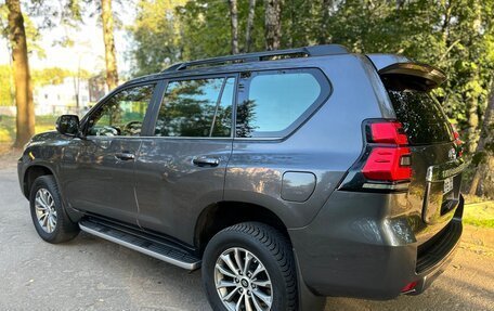 Toyota Land Cruiser Prado 150 рестайлинг 2, 2017 год, 4 800 000 рублей, 4 фотография
