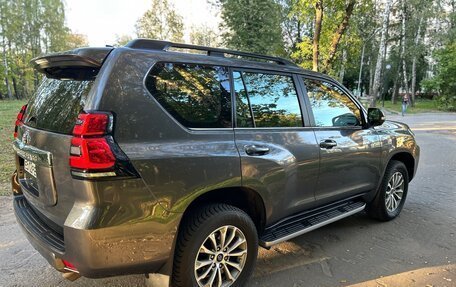 Toyota Land Cruiser Prado 150 рестайлинг 2, 2017 год, 4 800 000 рублей, 6 фотография