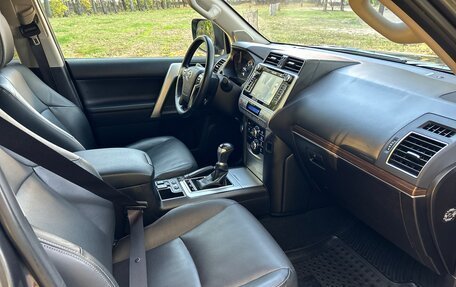 Toyota Land Cruiser Prado 150 рестайлинг 2, 2017 год, 4 800 000 рублей, 8 фотография