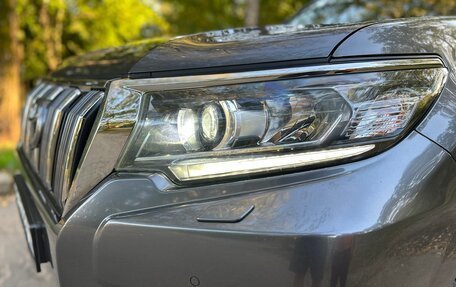 Toyota Land Cruiser Prado 150 рестайлинг 2, 2017 год, 4 800 000 рублей, 11 фотография