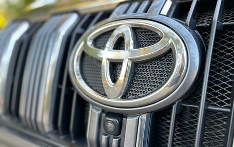 Toyota Land Cruiser Prado 150 рестайлинг 2, 2017 год, 4 800 000 рублей, 12 фотография