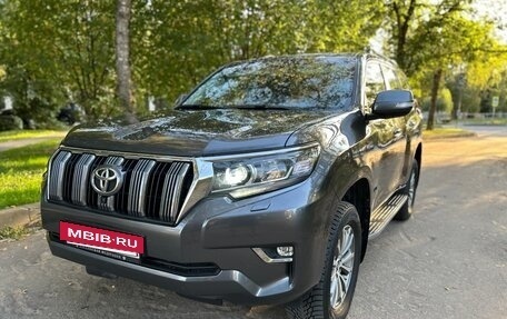 Toyota Land Cruiser Prado 150 рестайлинг 2, 2017 год, 4 800 000 рублей, 3 фотография