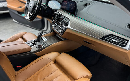 BMW 5 серия, 2019 год, 4 190 000 рублей, 17 фотография