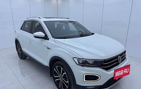 Volkswagen T-Roc I, 2022 год, 2 350 000 рублей, 2 фотография