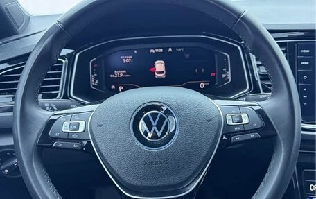 Volkswagen T-Roc I, 2022 год, 2 350 000 рублей, 9 фотография