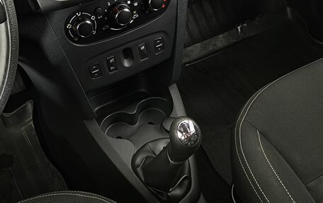 Renault Logan II, 2016 год, 710 000 рублей, 14 фотография
