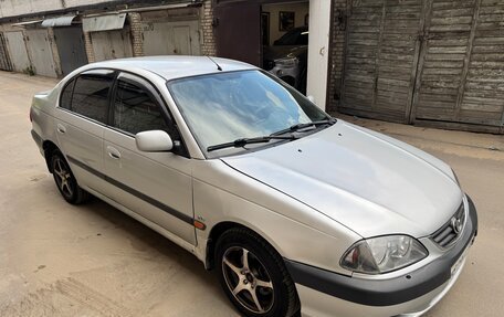 Toyota Avensis III рестайлинг, 2000 год, 295 000 рублей, 3 фотография