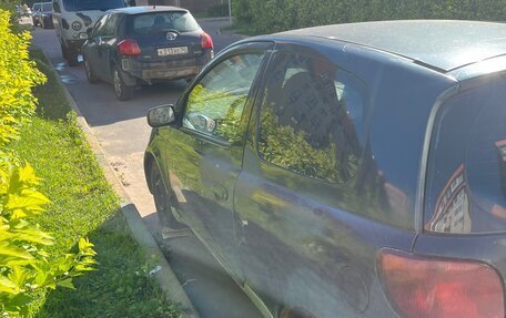 Toyota Yaris I рестайлинг, 2001 год, 130 000 рублей, 4 фотография