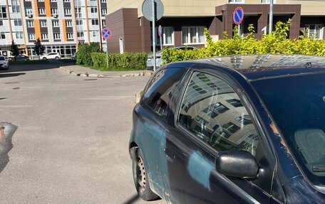 Toyota Yaris I рестайлинг, 2001 год, 130 000 рублей, 3 фотография