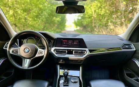BMW 3 серия, 2019 год, 2 900 000 рублей, 13 фотография