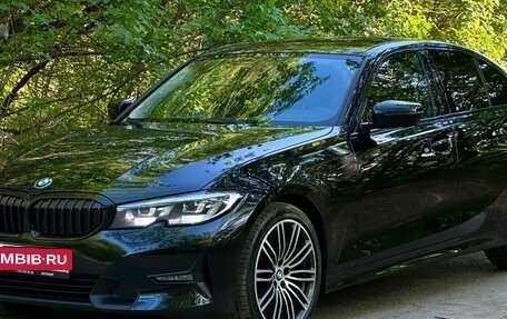 BMW 3 серия, 2019 год, 2 900 000 рублей, 3 фотография