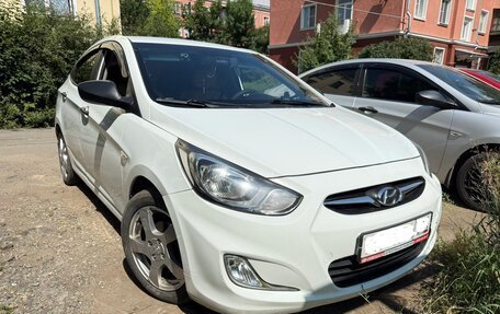 Hyundai Solaris II рестайлинг, 2012 год, 820 000 рублей, 3 фотография