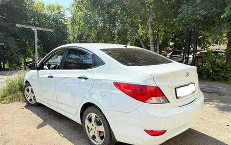 Hyundai Solaris II рестайлинг, 2012 год, 820 000 рублей, 5 фотография