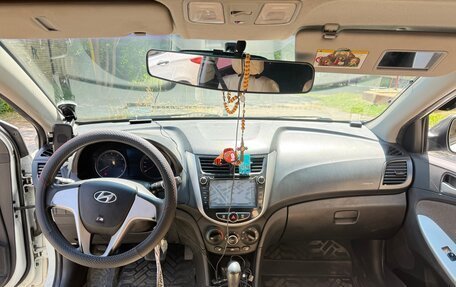 Hyundai Solaris II рестайлинг, 2012 год, 820 000 рублей, 7 фотография