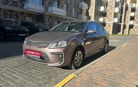 KIA Rio IV, 2018 год, 1 075 000 рублей, 2 фотография