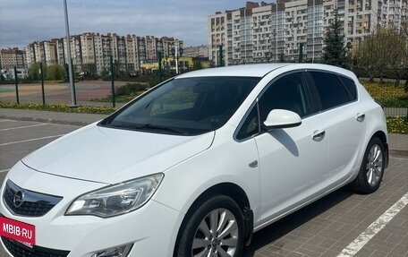Opel Astra J, 2012 год, 800 000 рублей, 2 фотография