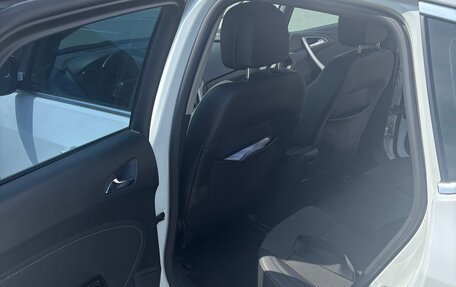 Opel Astra J, 2012 год, 800 000 рублей, 13 фотография